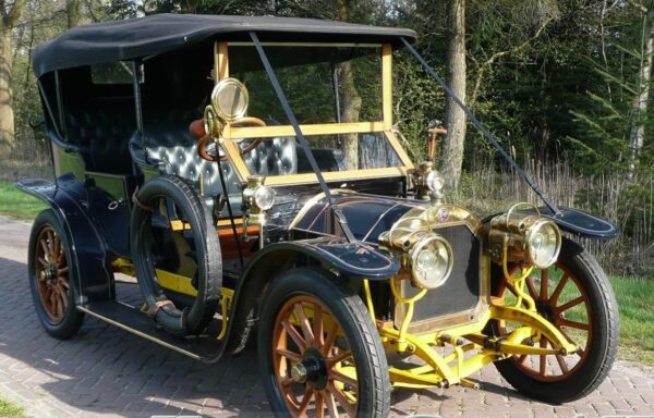 1909 – UNIC Phaeton C2